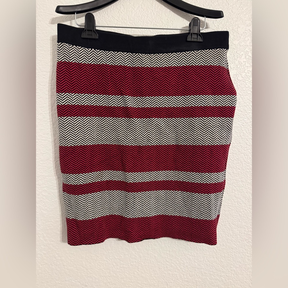 Elle Red and Black Chevron Pencil Skirt